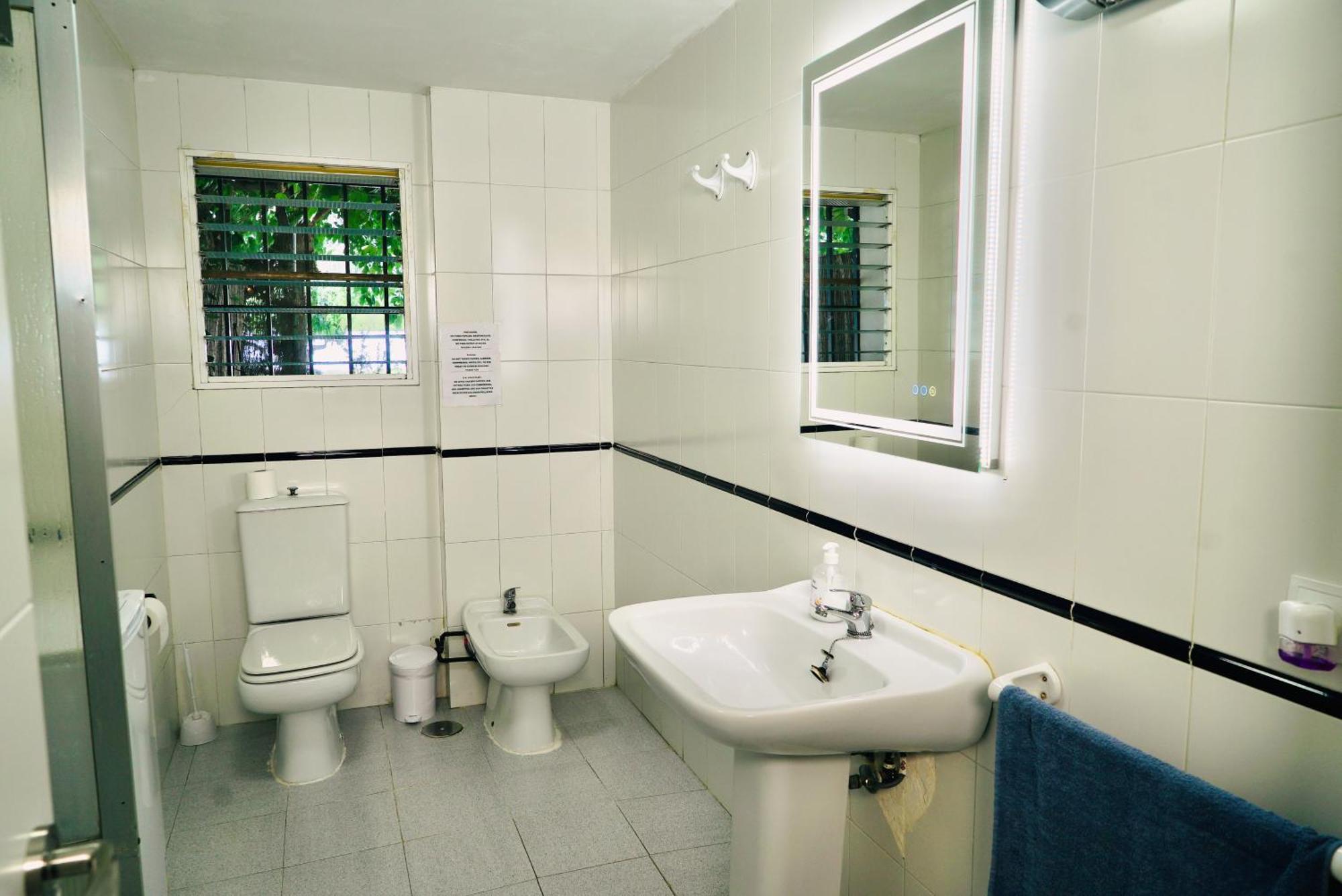 Estudio Adosado Con Jardin Y Parking Privado Alicante Exteriör bild